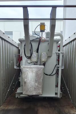 Dreiphasen-Öltransformator, Nennleistung 12500 kVA, Regelbereich Plus/Minus 2 mal 2,5 Prozent, zur Sicherstellung der elektrischen Energieverteilung